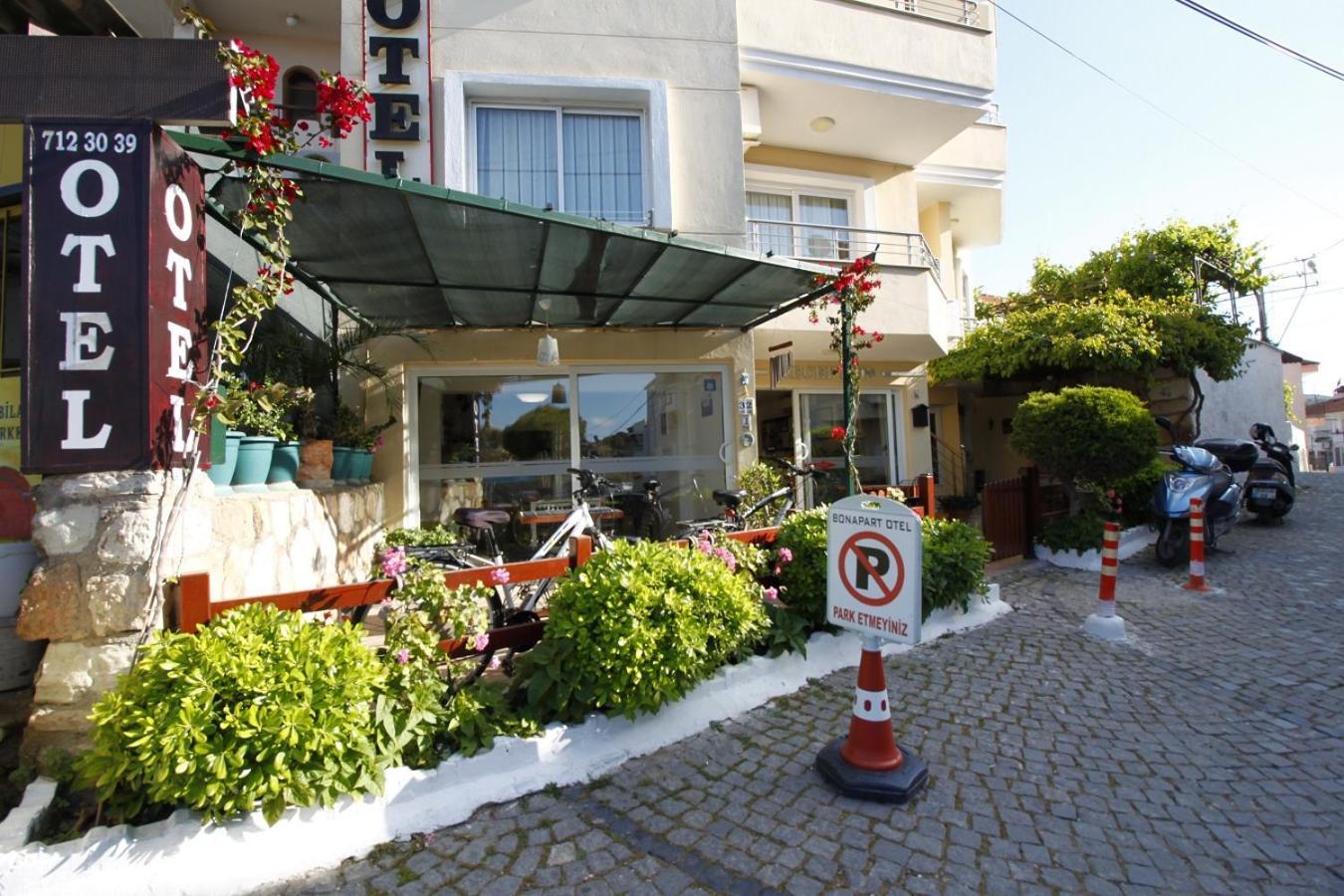 Bonapart Hotel Чесме Екстериор снимка