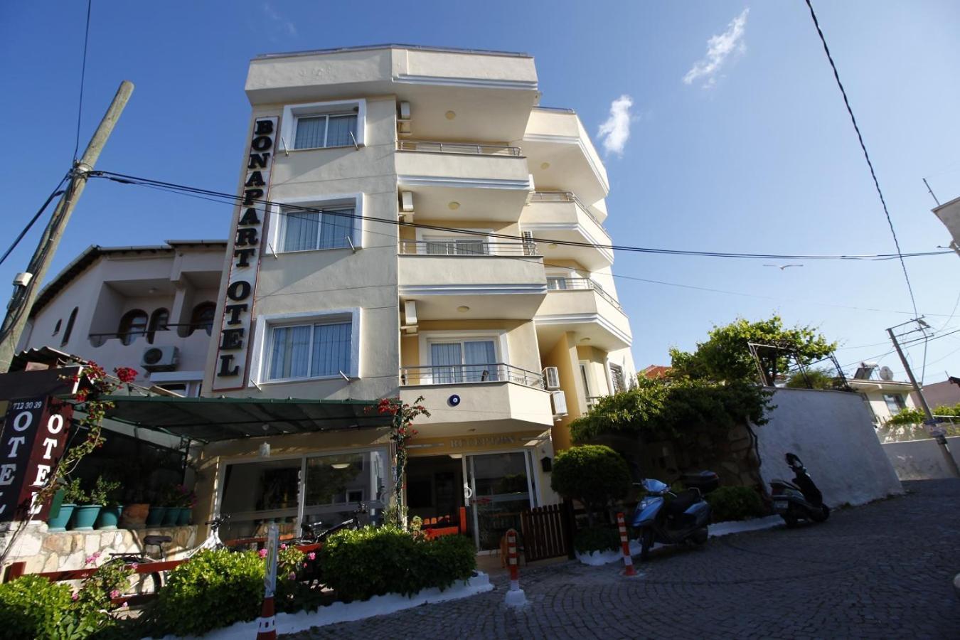 Bonapart Hotel Чесме Екстериор снимка