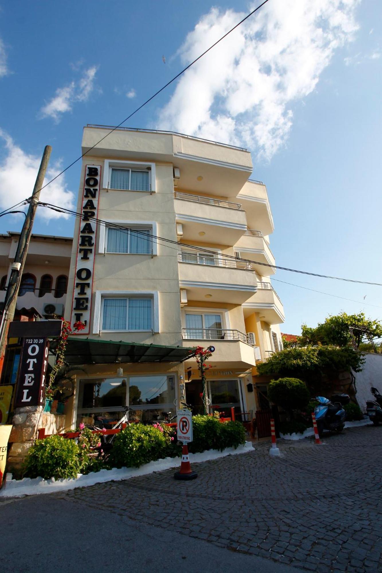 Bonapart Hotel Чесме Екстериор снимка