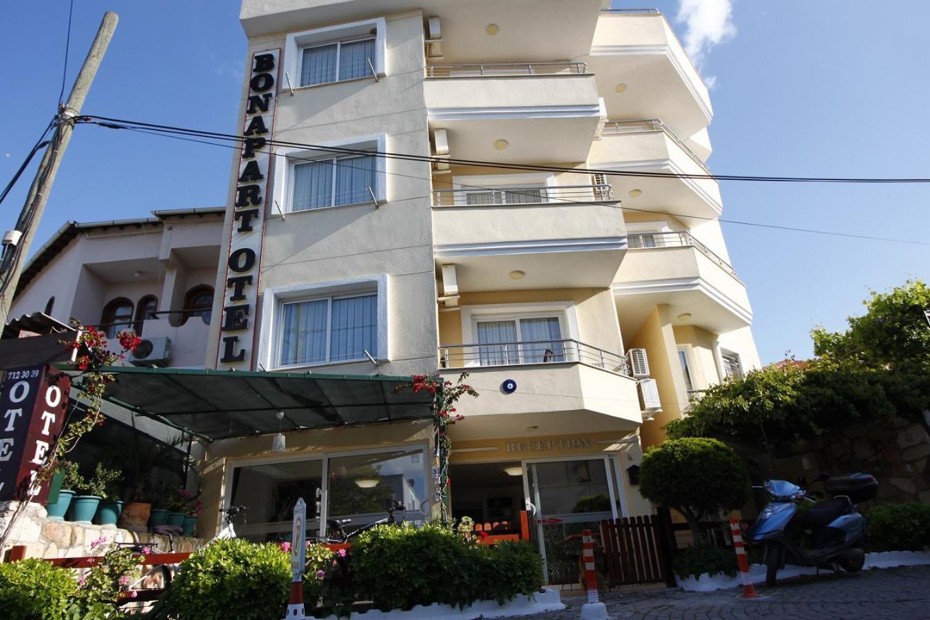 Bonapart Hotel Чесме Екстериор снимка