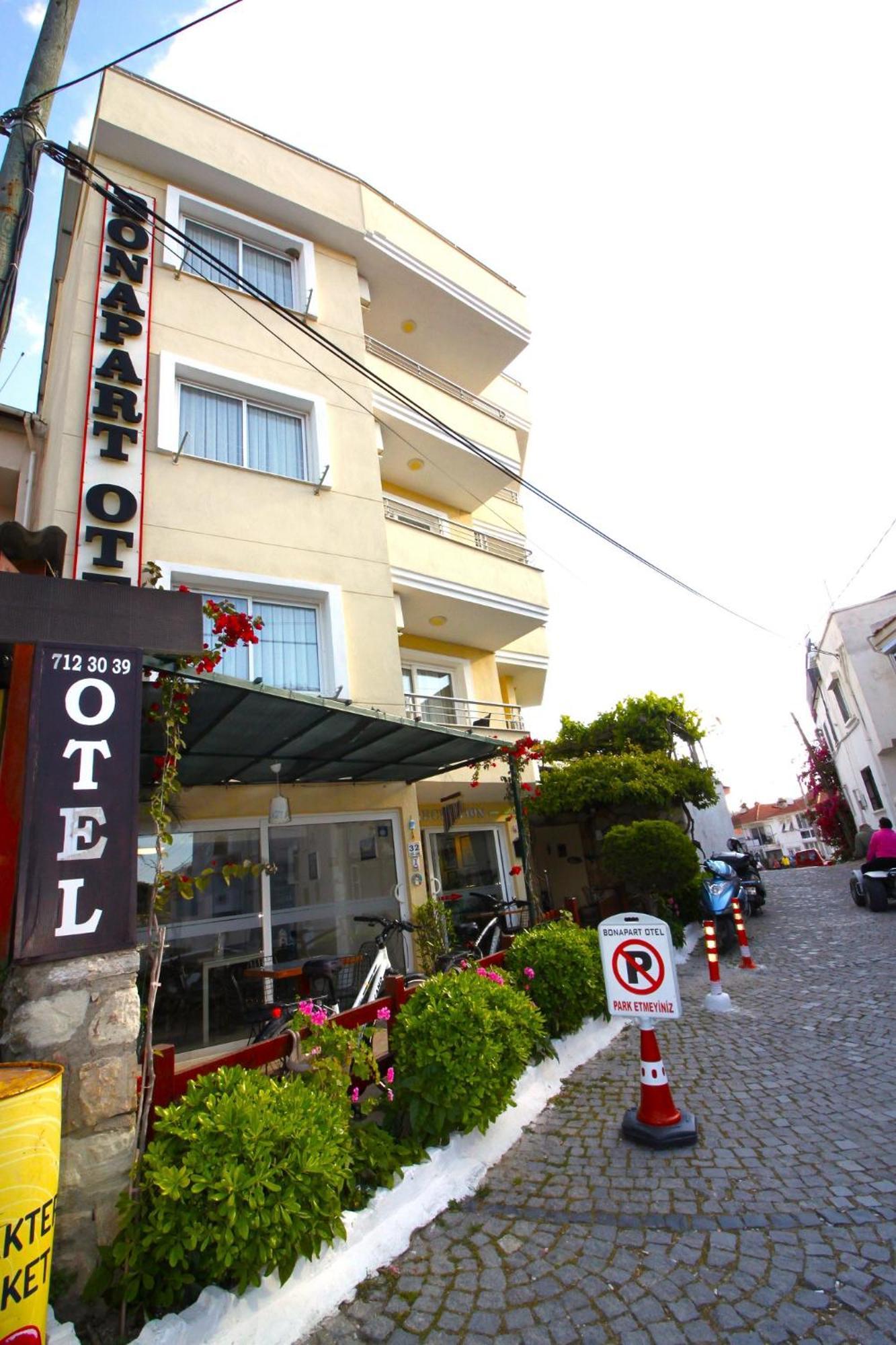Bonapart Hotel Чесме Екстериор снимка
